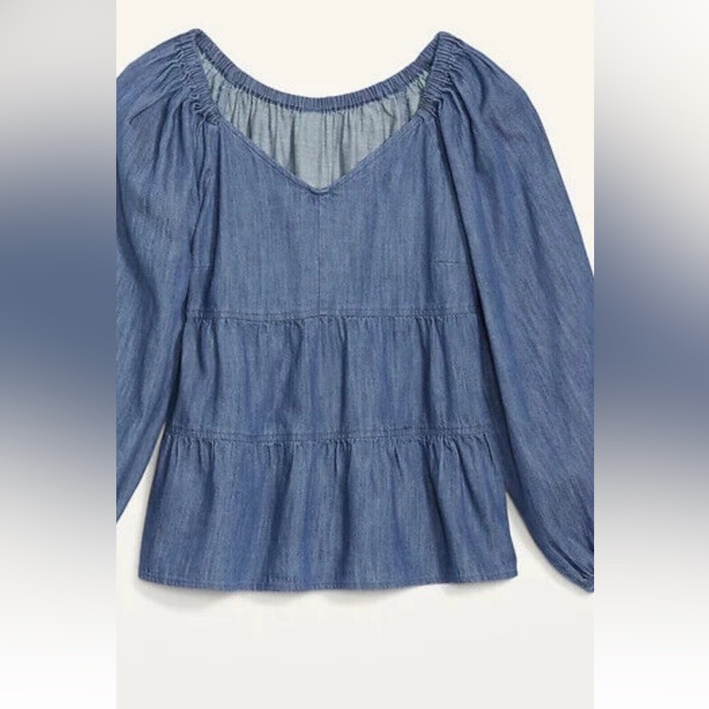 Old Navy women’s denim blouse.  NWT